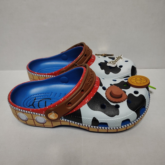 Crocs Sheriff Woody Toy Story Classic Clog Mens Size 5 Women's Size 7 New Unisex - Picture 3 of 8